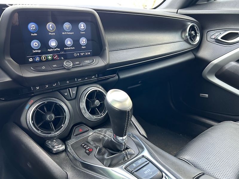 Chevrolet Camaro (2021) 6.2 V8 - fotka 22 z 28