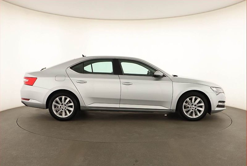 Škoda Superb (2022) Style 2.0 TDI - fotka 6 z 20
