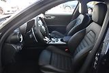 Alfa Romeo Giulia 2,0 VELOCE 16V 206kW AT8-Q4 - náhled 10