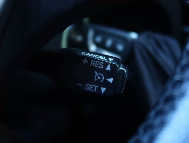 Toyota Corolla (2016) 1.6 Valvematic, Automat - fotka 17 z 22