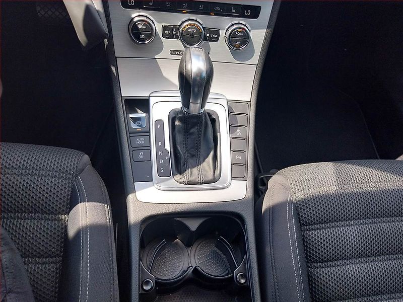 Volkswagen CC (2012) Comfortline 2.0 TDI, Automat - fotka 18 z 21