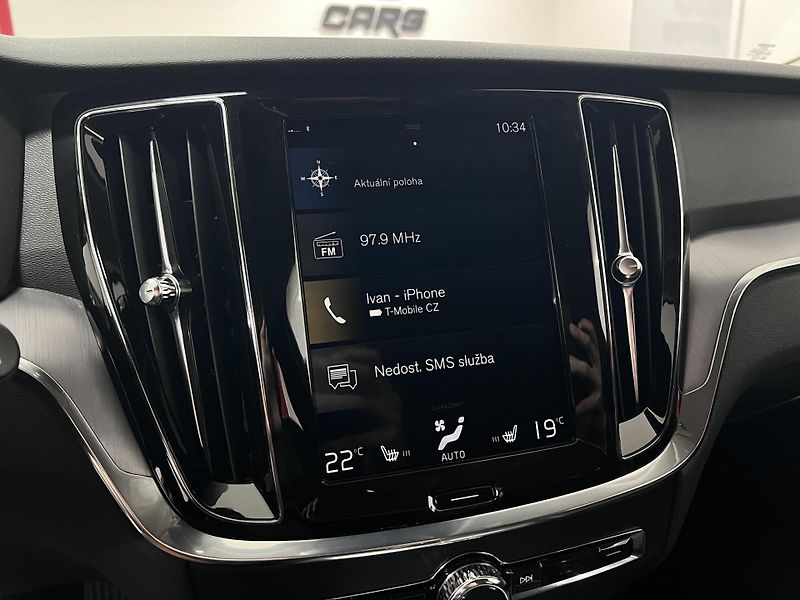 Volvo V60 2.0 T4 140 kW, Automat, 2020 - fotka 28 z 38