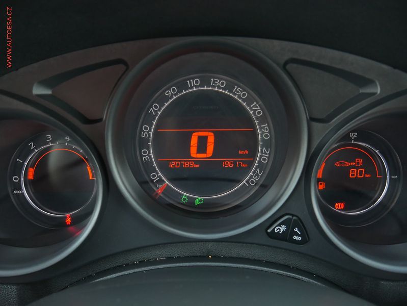 Citroën C4 (2011) 1.4 i, ČR, AC, temp - fotka 17 z 18