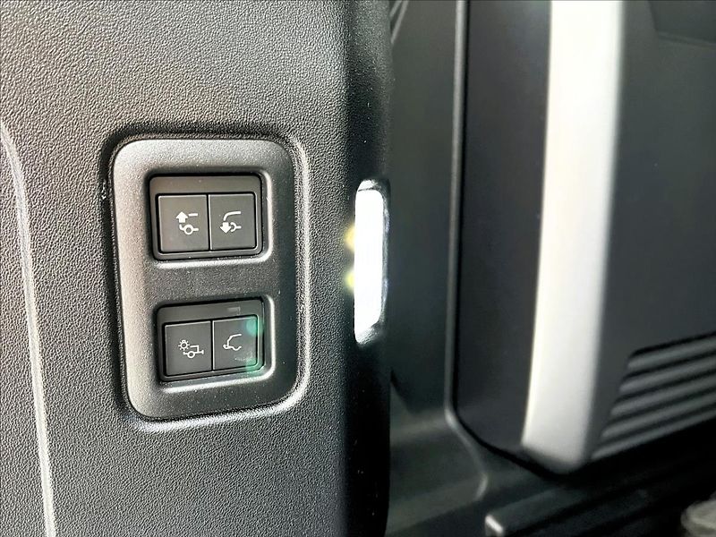 Land Rover Defender (2026) 110 V8 P540 OCTA SATIN* - fotka 11 z 48