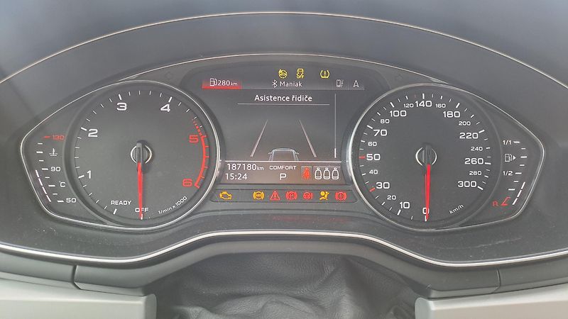 Audi A4 30 TDi S tronic Business line  - fotka 26 z 33