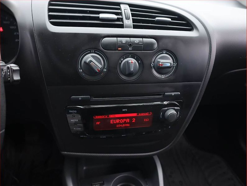 Seat Leon (2010) 1.4 TSI, Serv.kniha, Tempomat - fotka 12 z 16