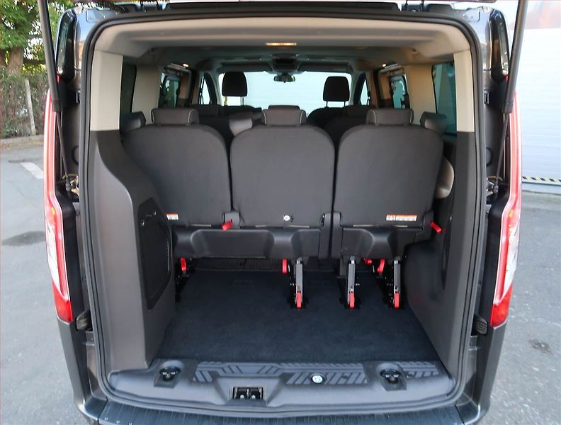 Ford Tourneo Custom (2015) Titanium 2.2 TDCi, ČR - fotka 13 z 25