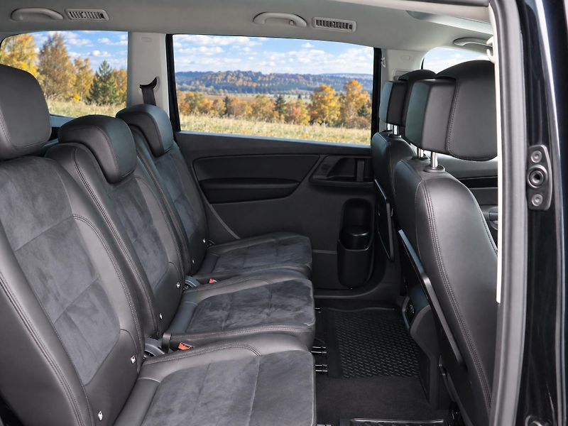 Volkswagen Sharan 2,0 TDI 130kW DSG 4Motion CZ - fotka 14 z 41