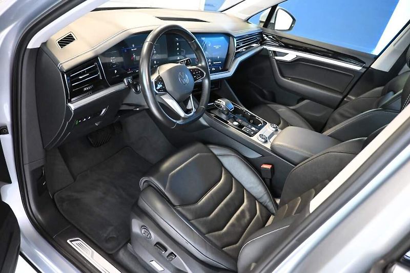 Volkswagen Touareg (2022) 3.0 4Motion LED ACC Vzduch Taž - fotka 11 z 34