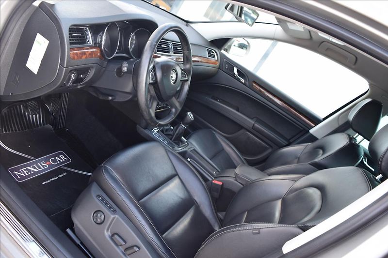 Škoda Superb 2,0 TDI 125KW TOP VÝBAVA ALU - fotka 15 z 50