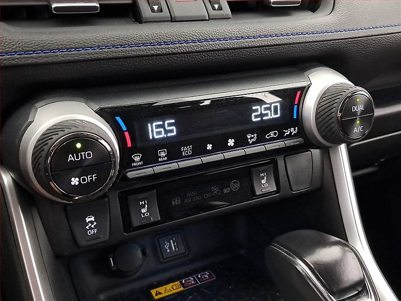 Toyota RAV4 (2023) 2.5 Hybrid - fotka 18 z 22