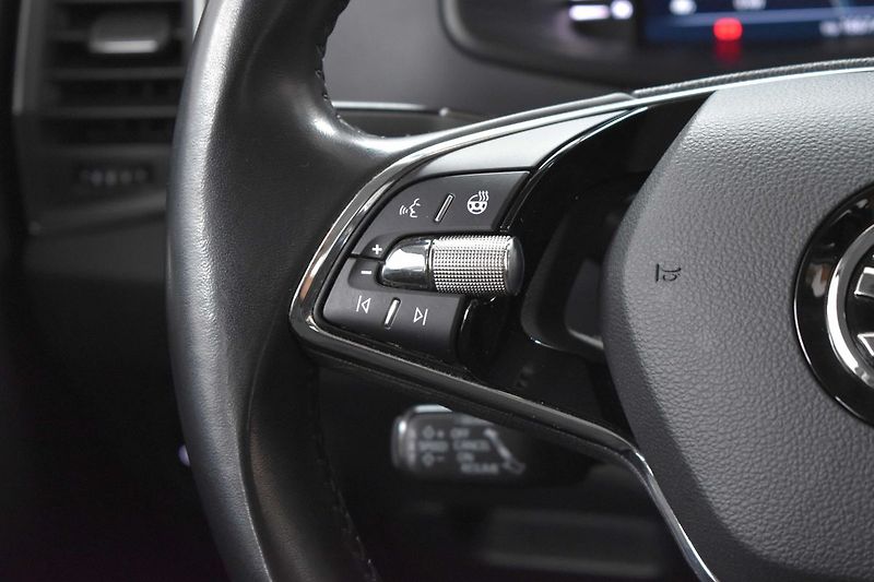 Škoda Karoq 2.0TDI*REZERVACE* - fotka 19 z 44
