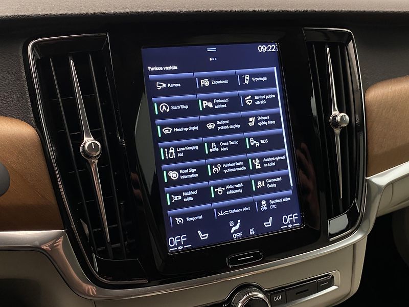 Volvo S90 T6 AWD   REZERVACE - fotka 34 z 40