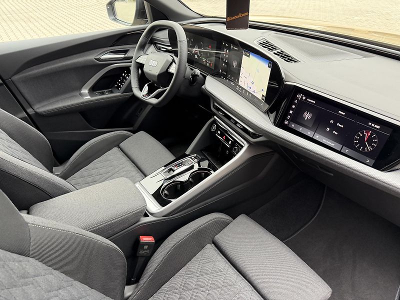 Audi Q5 (2026) TDI 150kW 4X4 S-LINE R20 3D!!! - fotka 33 z 54
