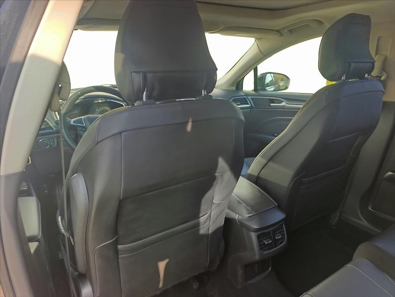 Ford Mondeo 2,0 TDCi Automat Kamera Navi - fotka 21 z 45