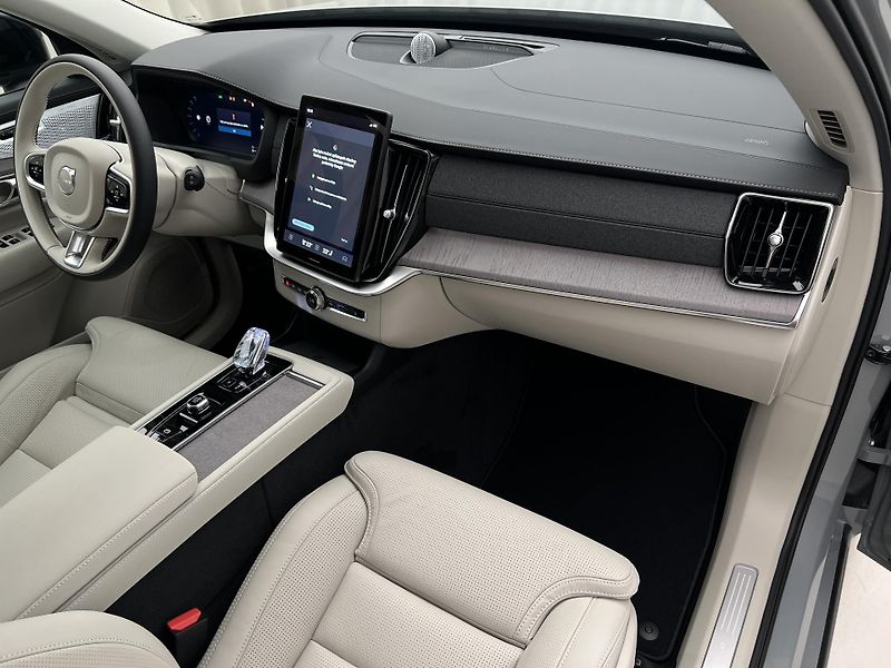 Volvo XC90 (2026) T8 AWD RECHARGE PLUS AUT - fotka 7 z 20