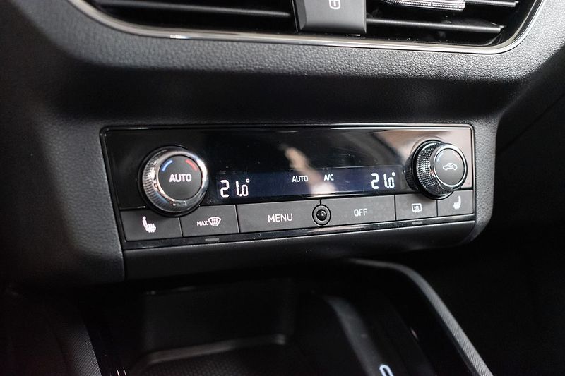 Škoda Kamiq 1.6 TDI STYLE*KESSY*ČR 1.MAJ - fotka 23 z 40