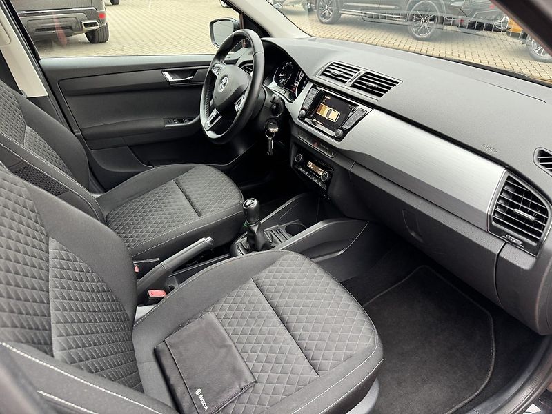 Škoda Fabia (2017) 1.2TSi Style Navi Digi Klima - fotka 15 z 49
