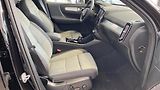 Volvo XC40 (2026) PLUS BLACK EDITION, B4 FWD, 14 - náhled 14
