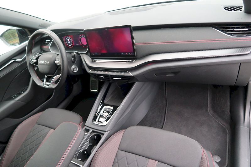 Škoda Octavia (2025) RS 2,0 TSI 195 kW DSG - fotka 21 z 30
