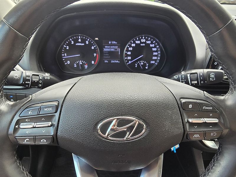 Hyundai i30 1.5i COMFORT LED KAMERA NAVI - fotka 22 z 41