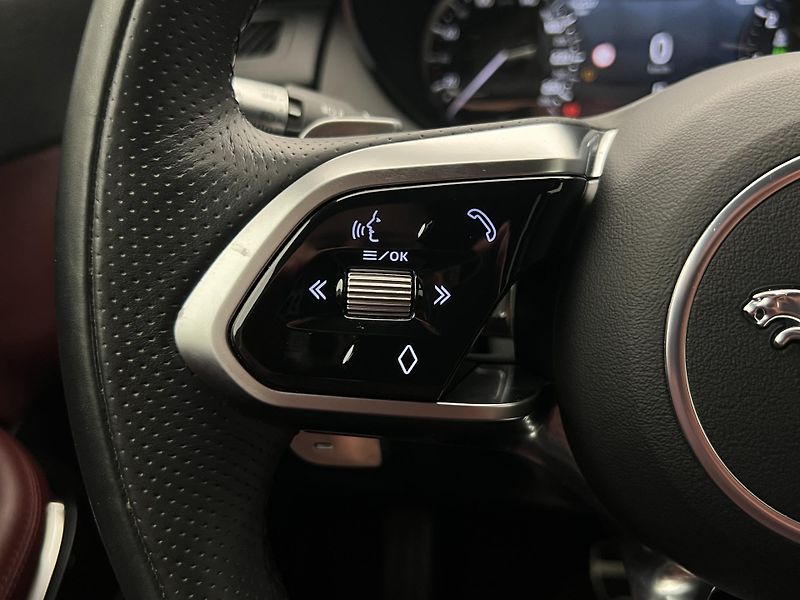 Jaguar E-Pace P200 S AWD AUT CZ - fotka 24 z 46