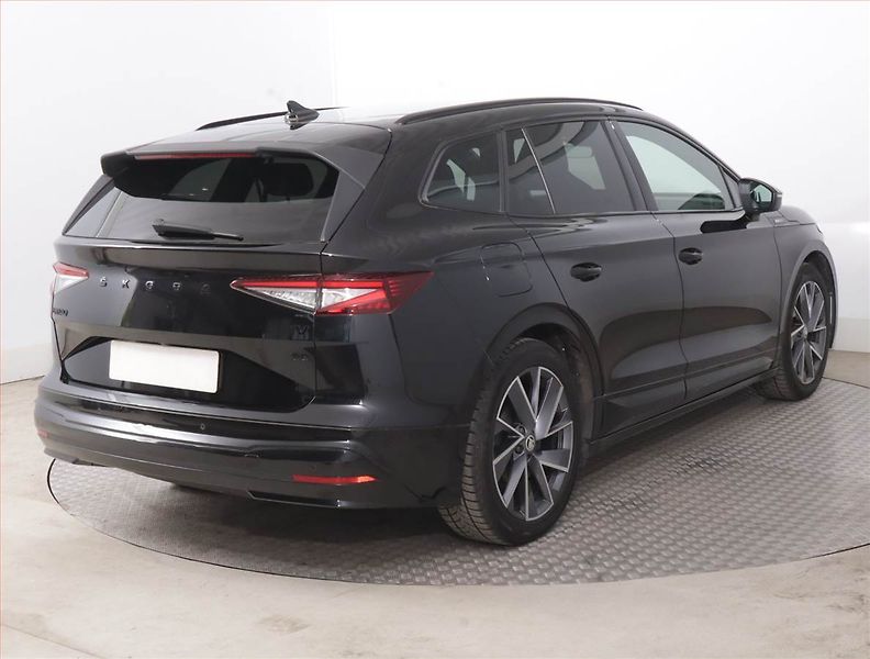 Škoda Enyaq (2023) Sportline iV 60 (62 kWh) - fotka 5 z 18