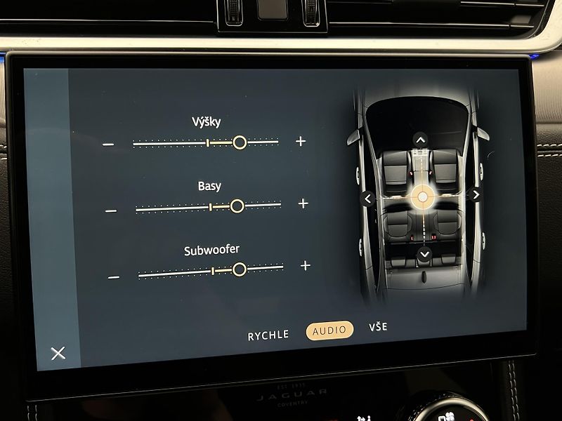 Jaguar F-Pace D200 R-DYNAMIC SE AWD AUT  - fotka 39 z 49