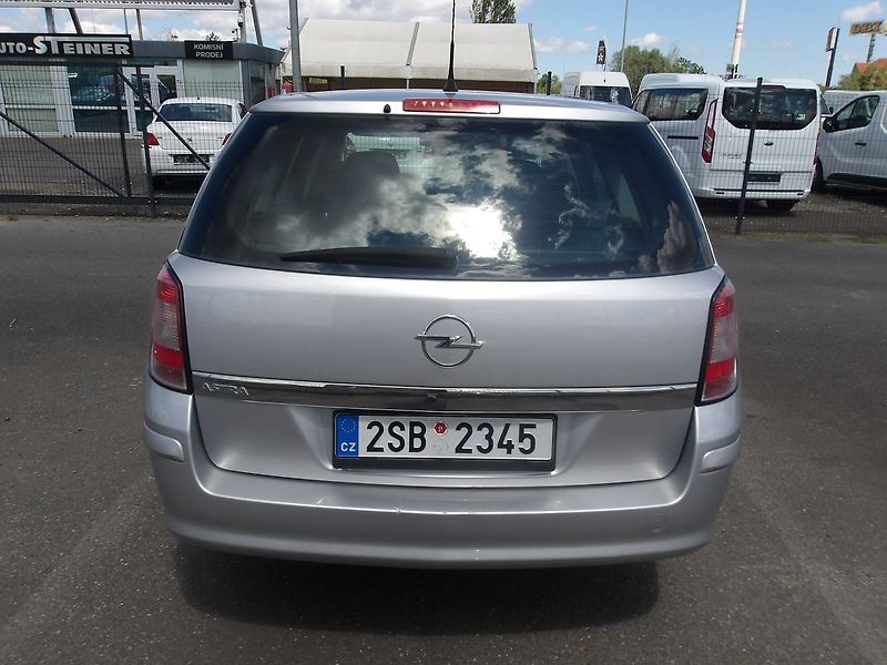 Opel Astra 1,6 16V - fotka 8 z 26