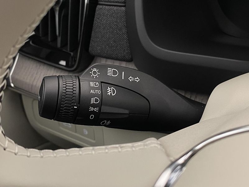 Volvo XC90 (2026) T8 AWD Plug-in BRIGHT PLUS 7m - fotka 33 z 71