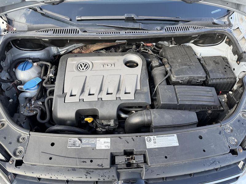 Volkswagen Touran 1,6 TDi/77kW - Webasto,TZ,... - fotka 48 z 60