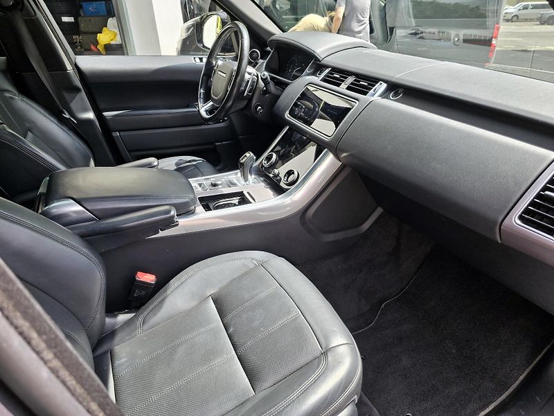 Land Rover Range Rover Sport 3.0Tdv HSE  - fotka 15 z 27