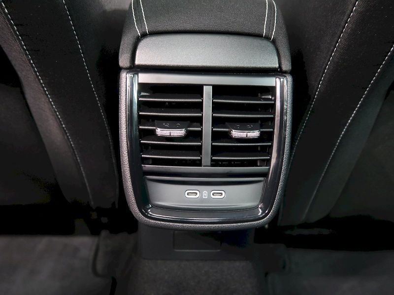 Škoda Scala (2023) MONTE CARLO 1.5TSI 110KW PANOR - fotka 37 z 40