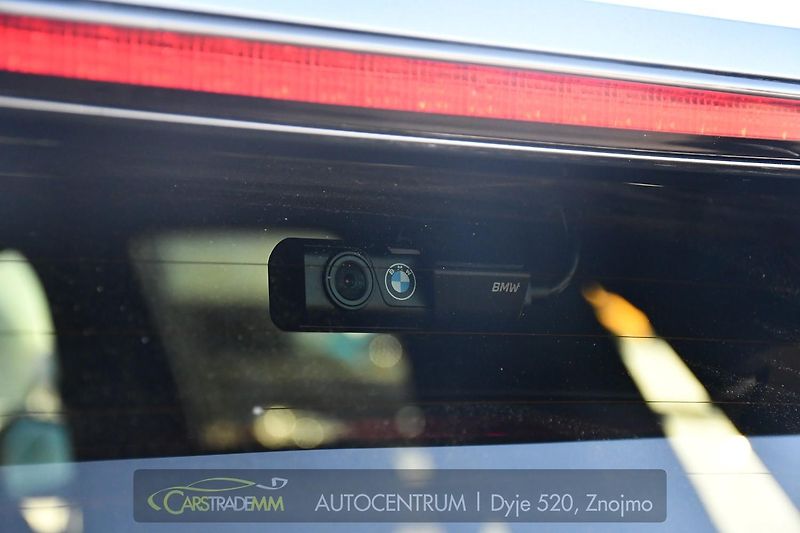 BMW X5 M50D LASER H/K HEAD-UP  - fotka 61 z 67