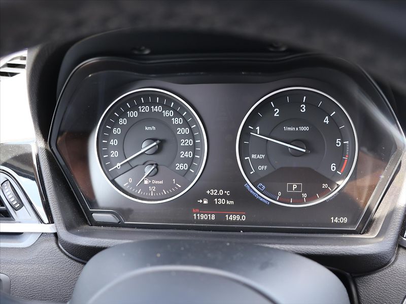 BMW X1 2,0 20d 140kW xDrive xLine CZ - fotka 14 z 27