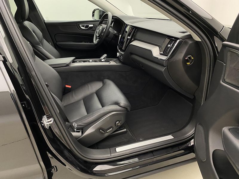 Volvo XC60 B5 AWD INSCRIPTION AUT  - fotka 24 z 51