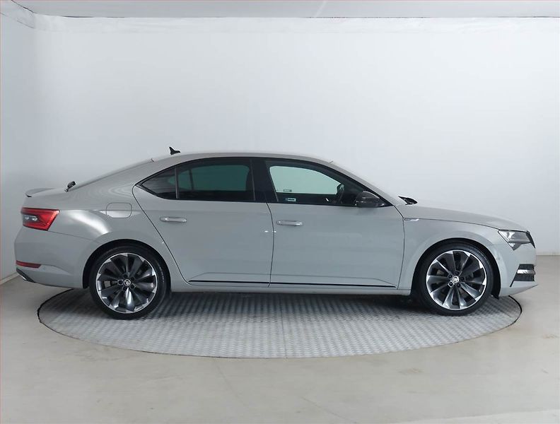 Škoda Superb (2020) Sportline 2.0 TDI - fotka 6 z 20
