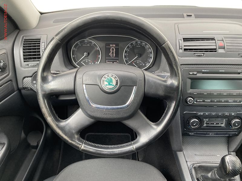 Škoda Octavia (2010) 1.4TSi, Ambiente - fotka 11 z 16