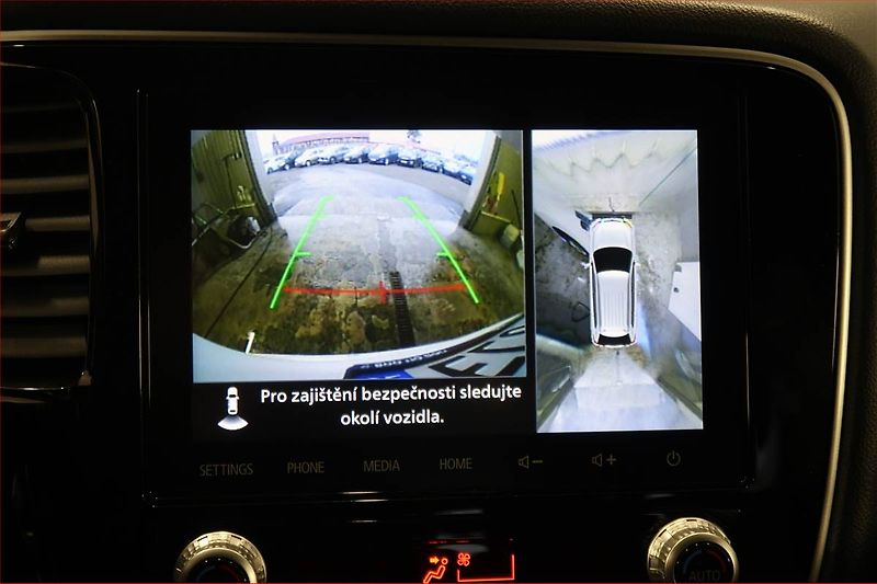 Mitsubishi Outlander (2021) Instyle 2.4 PHEV - fotka 18 z 25