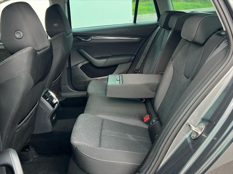 Škoda Octavia 1,5 TSi 110kW e-TEC 7DSG STYLE - fotka 13 z 30