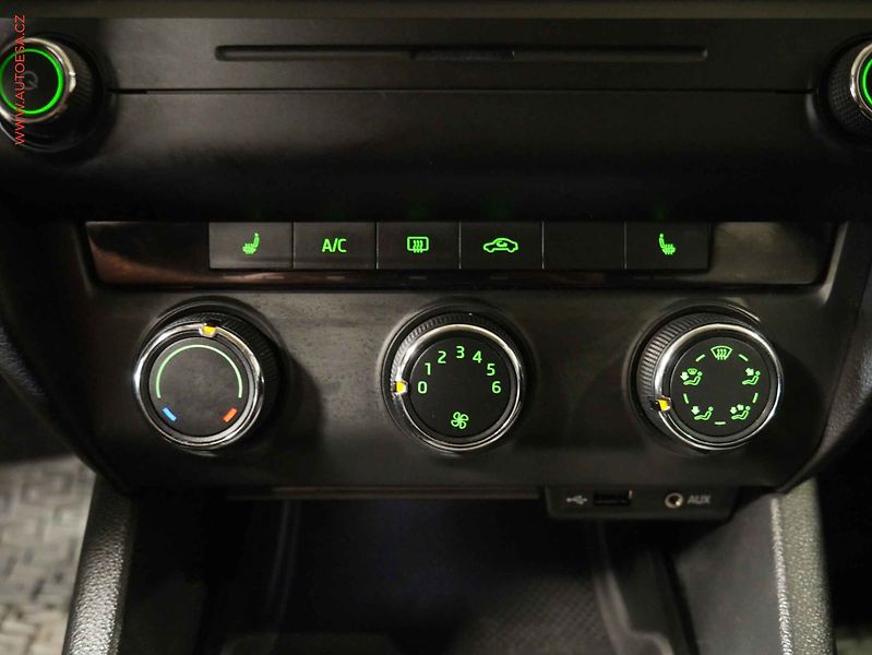 Škoda Octavia (2016) 1.4 TSI, 2.maj,ČR, servis - fotka 16 z 19
