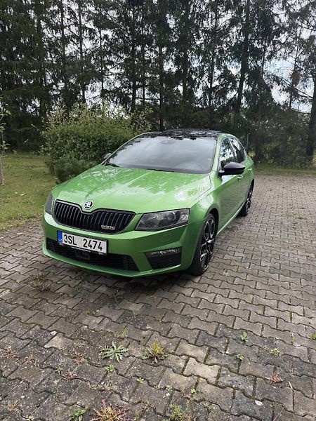 Škoda Octavia (2015) RS 2.0 TSI 162kW Challenge DPH - fotka 7 z 12
