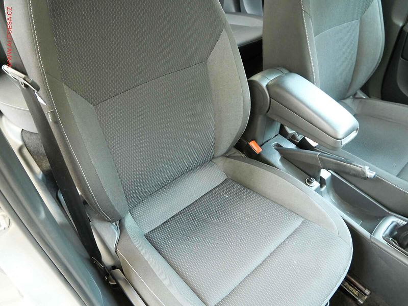 Škoda Rapid (2015) 1.4 TDi, ČR, Ambition, TZ - fotka 11 z 19