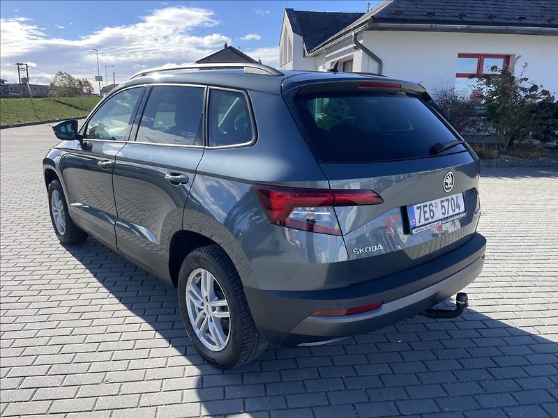 Škoda Karoq 1,0 TSi 85kw Style Tažné GPS - fotka 31 z 34