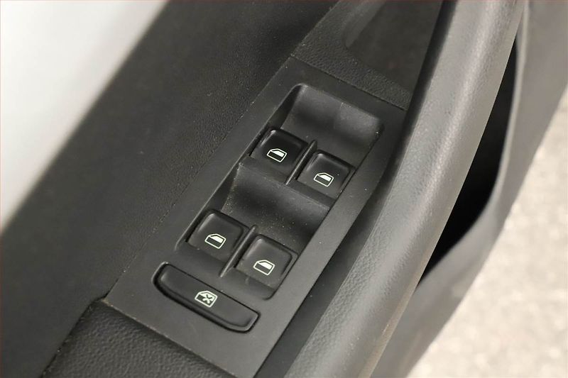 Škoda Octavia (2014) 1.6 TDI, Automat, Tempomat - fotka 15 z 15
