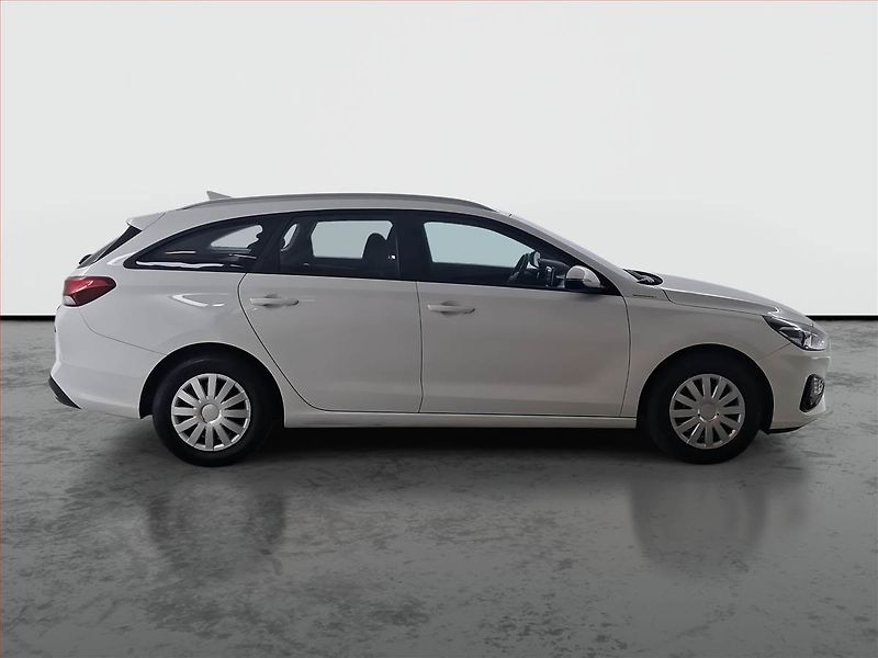 Hyundai i30 (2021) Comfort 1.6 CRDi, Serv.kniha - fotka 6 z 17