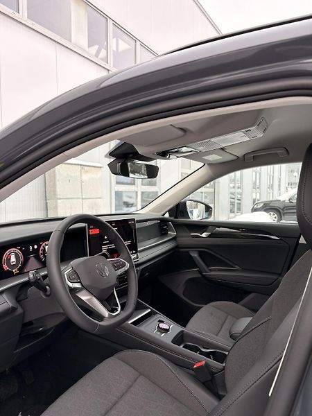 Volkswagen Tayron (2025) - fotka 6 z 12