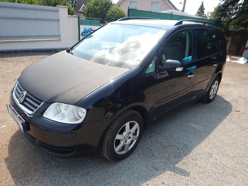 Volkswagen Touran 1.9 TDI, 7 MÍST, TAŽNÉ - fotka 2 z 33