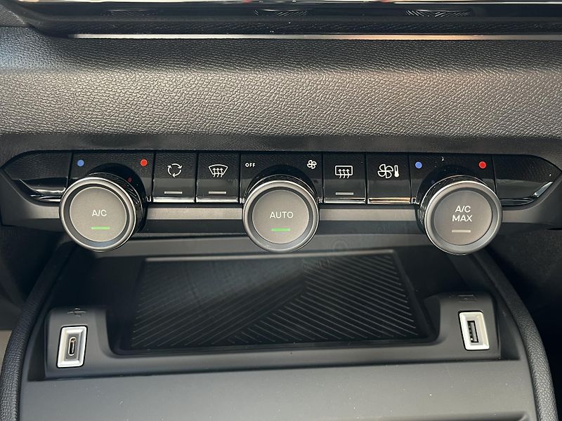 Citroën C4 (2026)  YOU Hybrid 110k Automatic - fotka 11 z 29