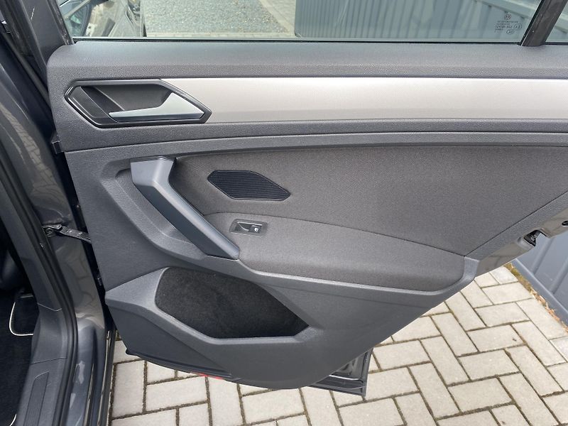 Volkswagen Tiguan 1.4 TSI 92kW - 1xMAJ.-ALU-PDC - fotka 34 z 41